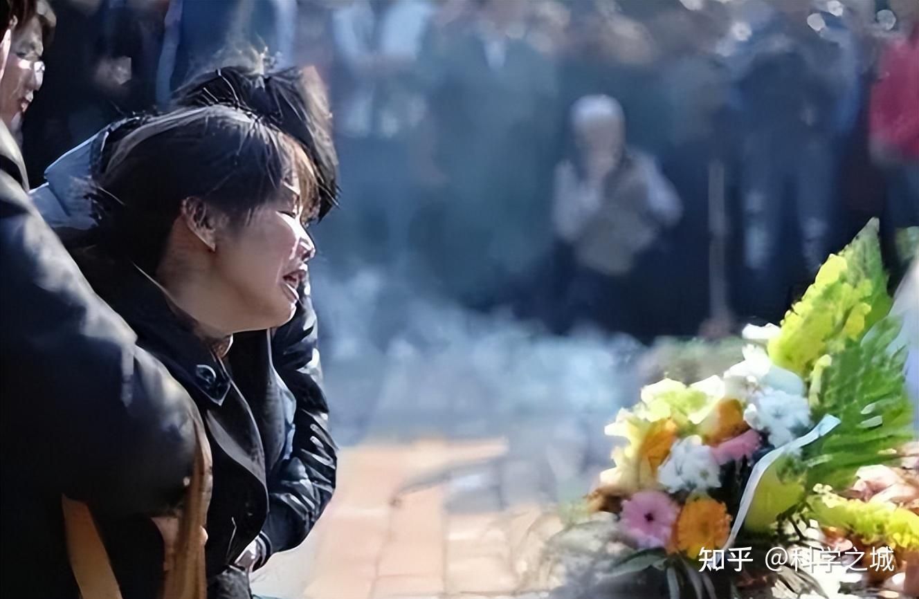 人死后为何不能趴在遗体上哭?有何科学依据,脸上盖的白布做什么 - 知乎