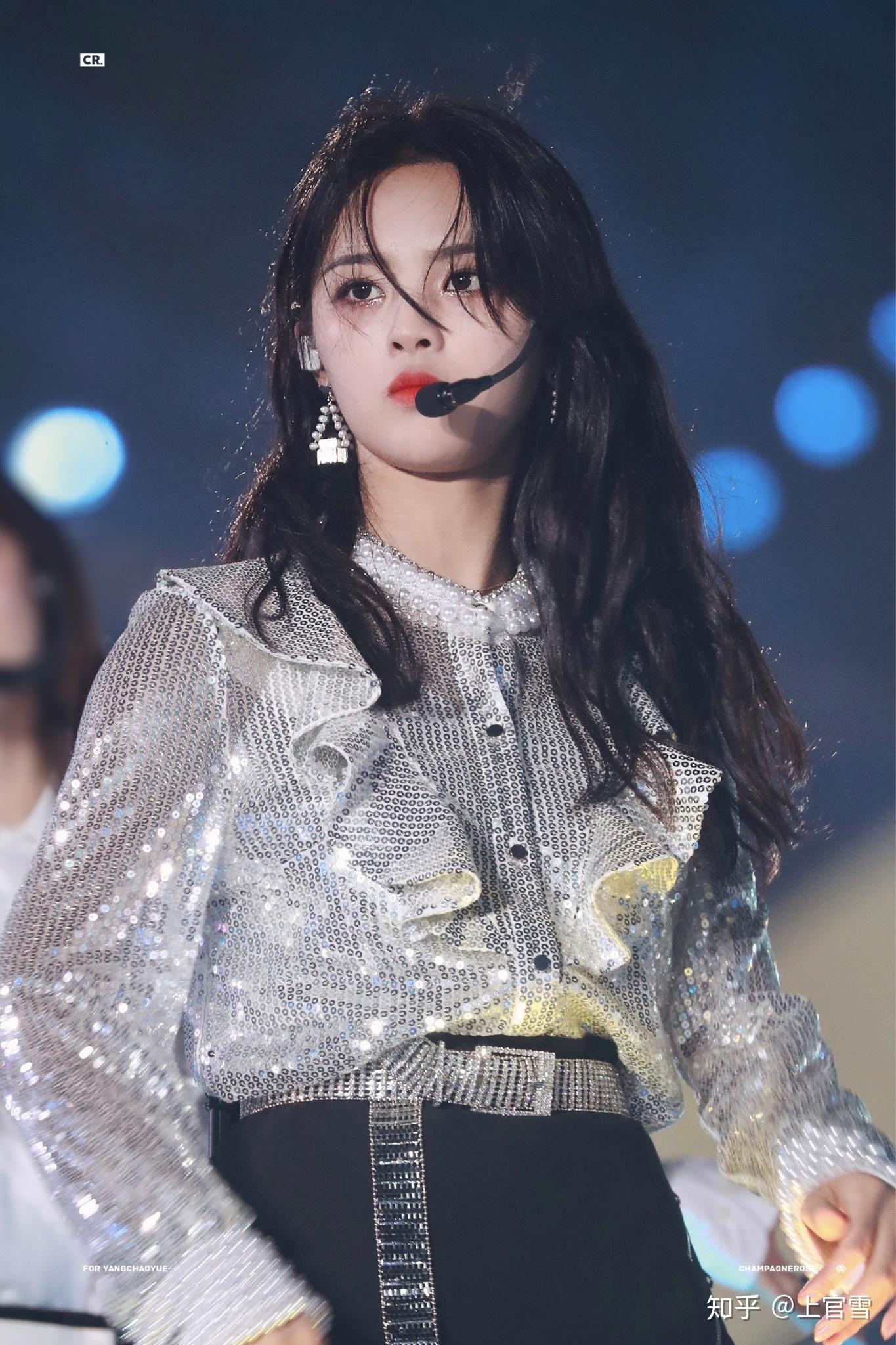 如何评价杨超越在湖南卫视2020跨年演唱会上的表现?