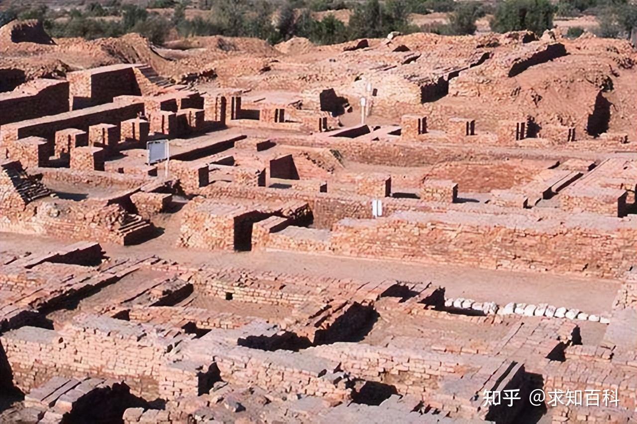 摩亨佐达罗遗址,而它之所以出名,就是在于这座古城被毁灭的原因至今是