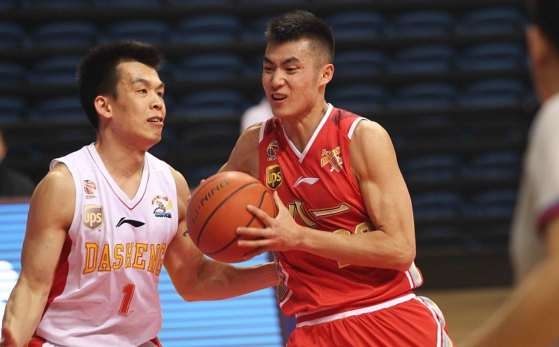 韩德龙签约caa中国重返cba舞台再创辉煌