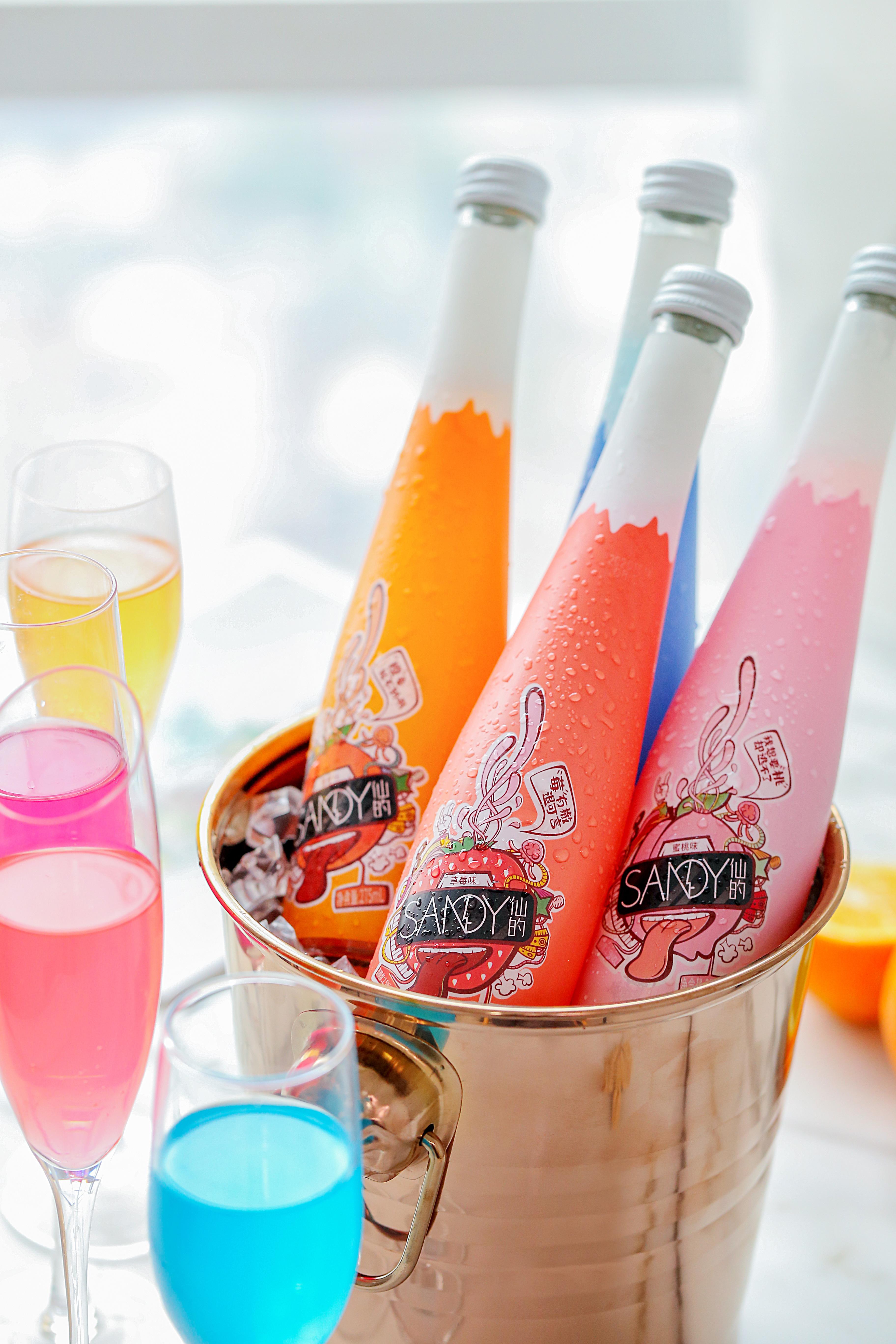 小精灵鸡尾酒,谁也不服,因为我们"正青春"