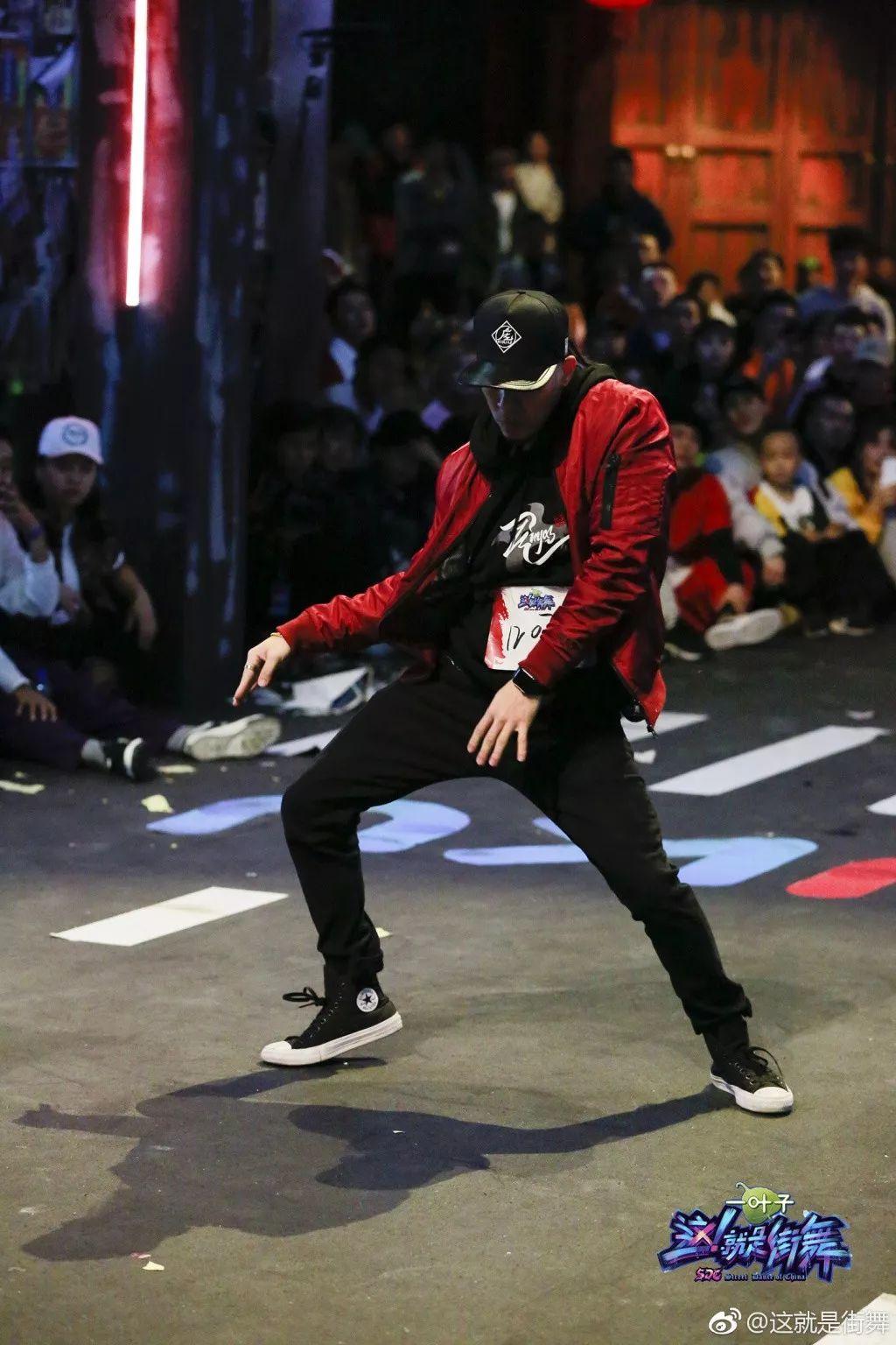 看完这就是街舞我只想买一双帆布鞋