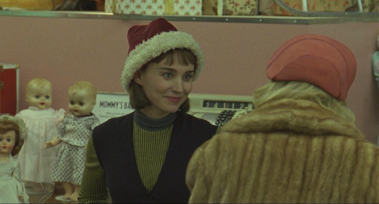 6.当carol从火车玩具前走开后,三个小男孩跑到了那里.