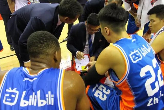 如何评价 bilibili 在 NBA 季前赛中赞助上海队球