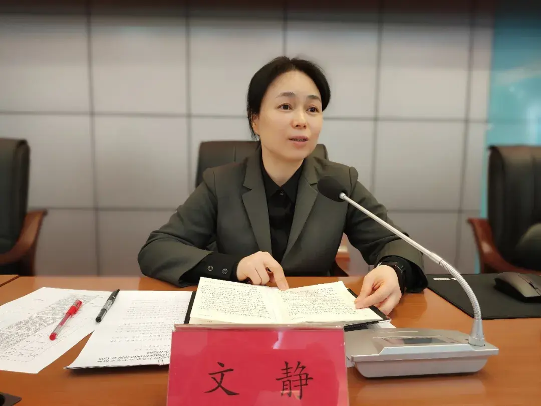 活动现场,新都区委常委,宣传部部长文静同志作开班讲话,并为"新·声"