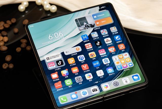 华为matex5四曲折叠屏麒麟9000s跌价千元顶配折叠旗舰不贵了