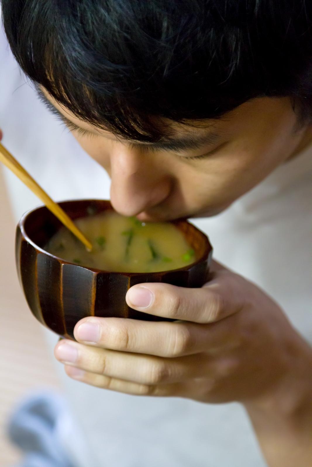 日本料理“味增汤”（味噌汁）的做法_【图解】日本料理“味增汤”（味噌汁）怎么做如何做好吃_日本料理“味增汤”（味噌汁）家常做法大全_潔ちゃん_豆果美食