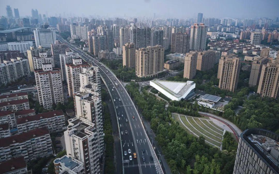 绿荫环绕的上海绿谷艺术中心