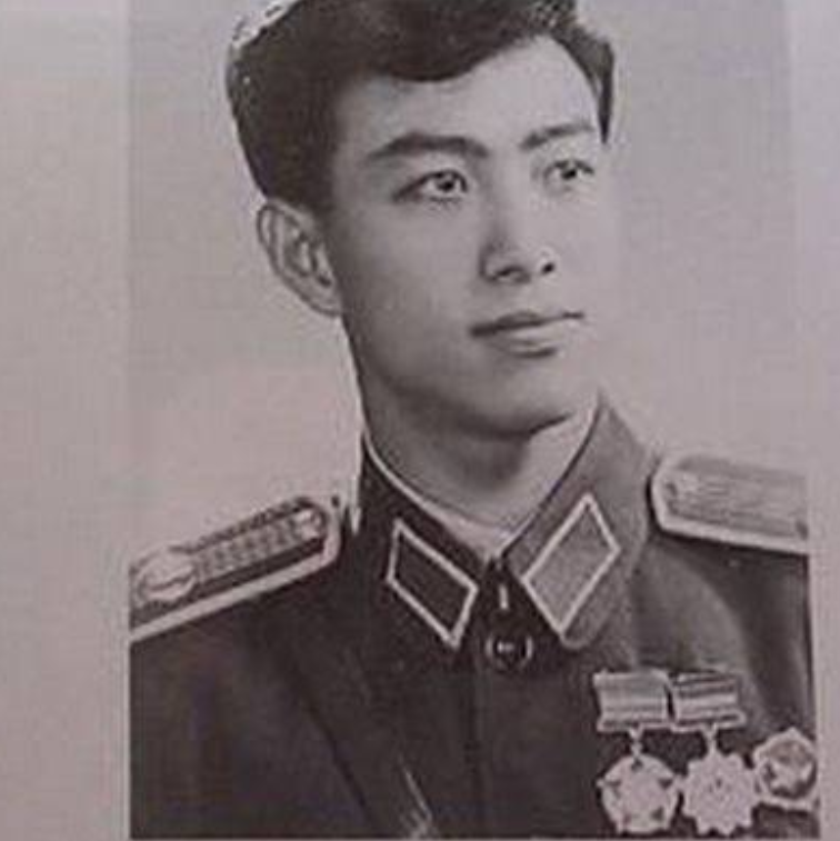 林彪3个子女不同命运：儿子命丧异国，两个女儿反差太大 - 知乎