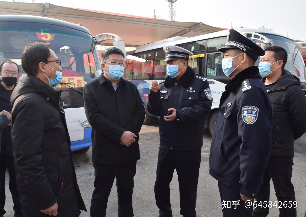 定襄县委常委,副县长武强,副县长张红兵督导检查春运道路交通安全管理