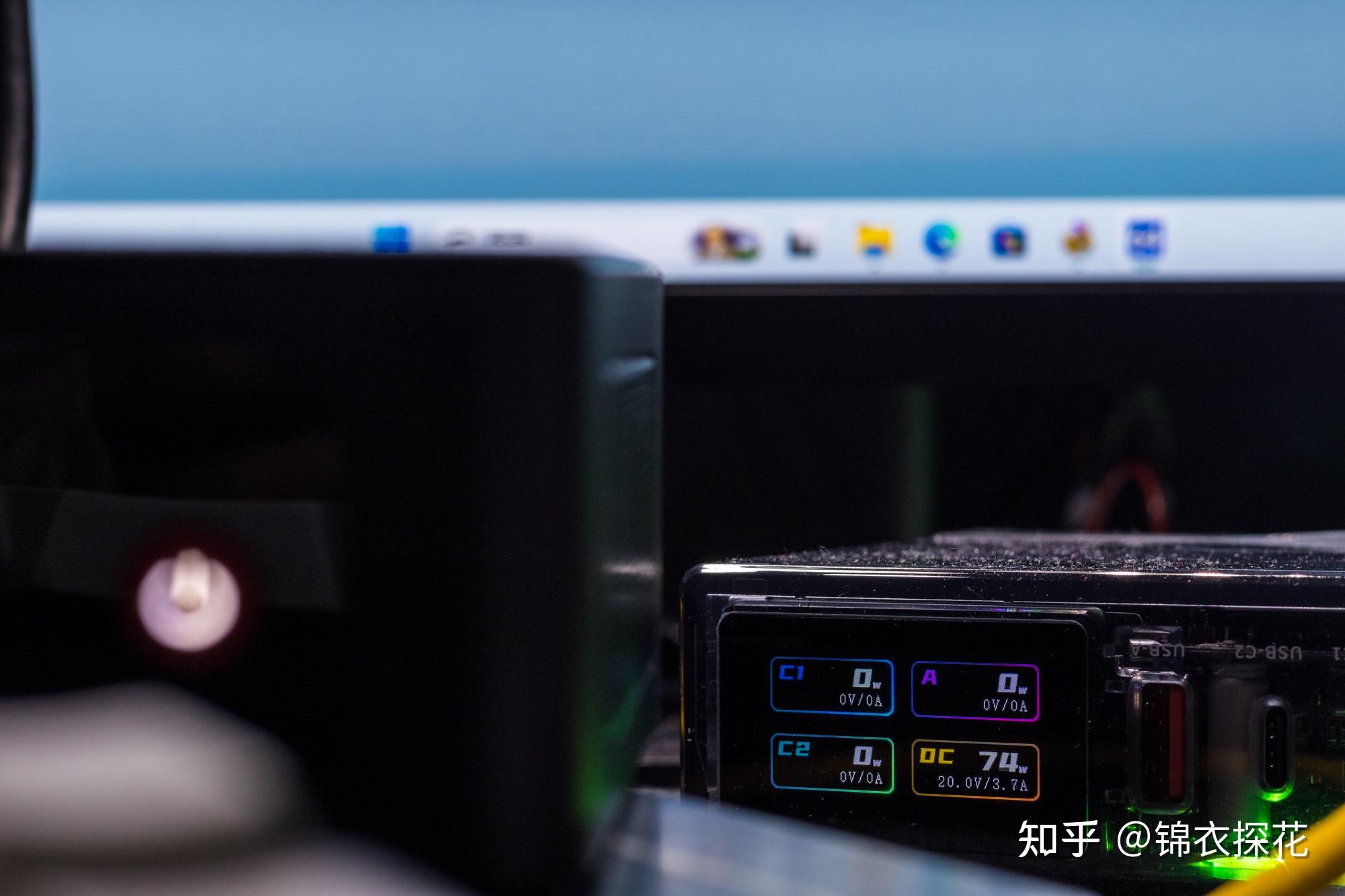 测试结果如下:开机瞬时功率在90w左右,常态待机功耗为70w,满载烤机的