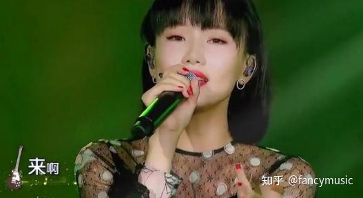 “浴室歌姬”黄龄：被唱歌耽误的运动员，歌红人不红的典型代表 - 知乎