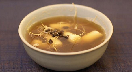 葱豉汤缓解头痛鼻塞,对于发烧也有帮助4.