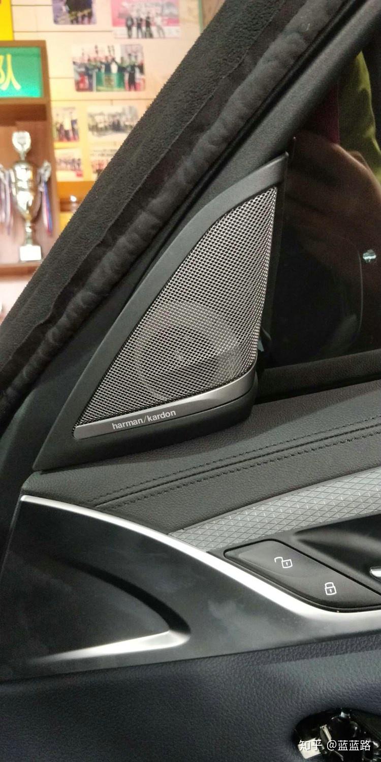 宝马530i汽车喇叭换装深圳聆听圣驾汽车音响改装作业