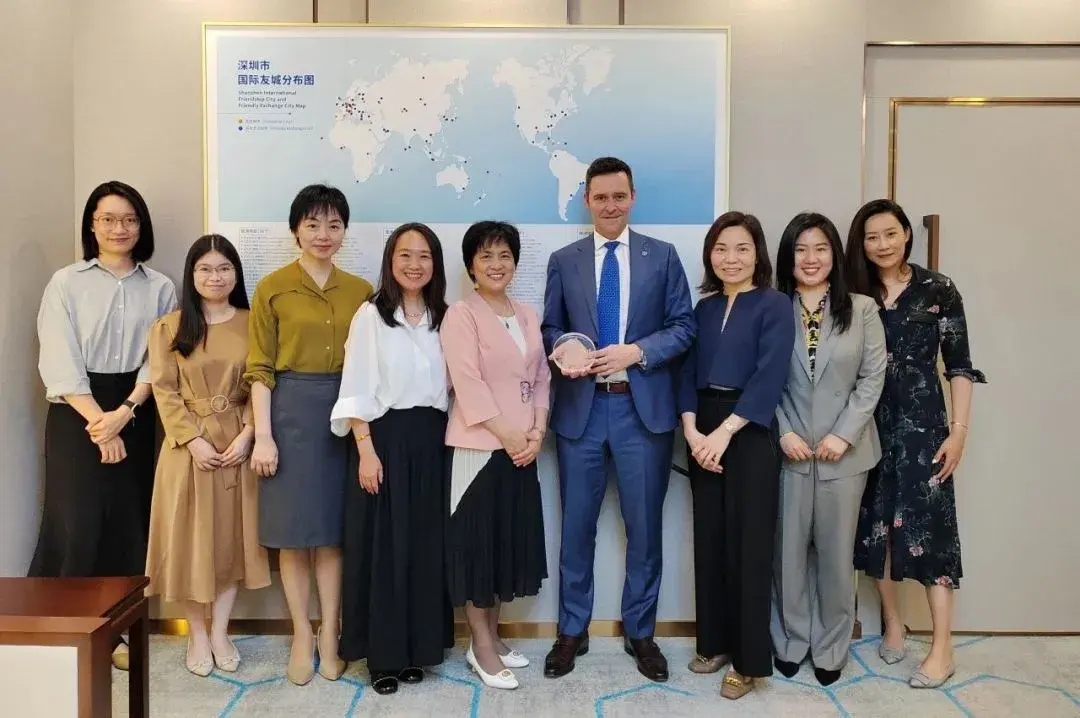 cfa institute全球伙伴关系董事总经理保罗·穆迪与深圳市委外办主任