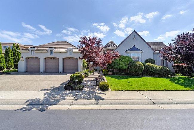 富有美式风格的农村自建房别墅设计实景