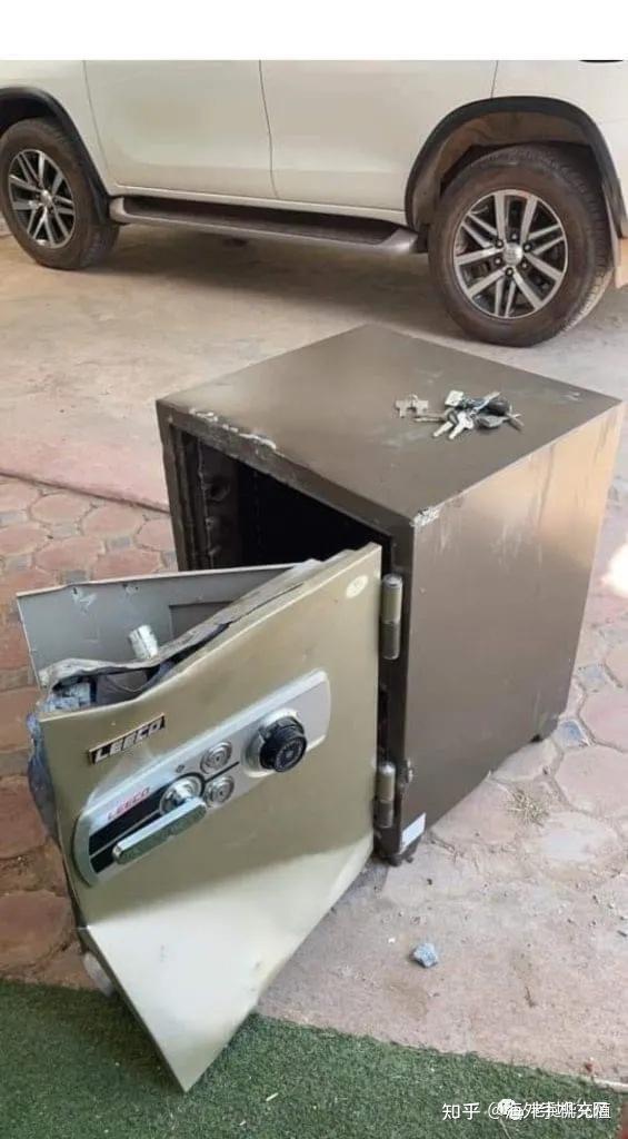 小偷找上门老挝盗贼入室撬盗保险柜家中巨额现金被盗走