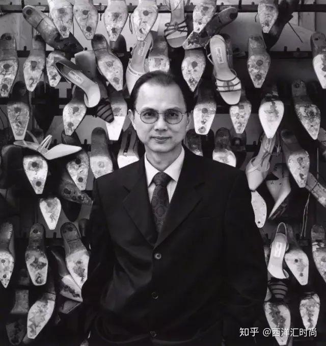 jimmy choo 创始人周仰杰设计师周仰杰(jimmy choo)是广东梅县客家人