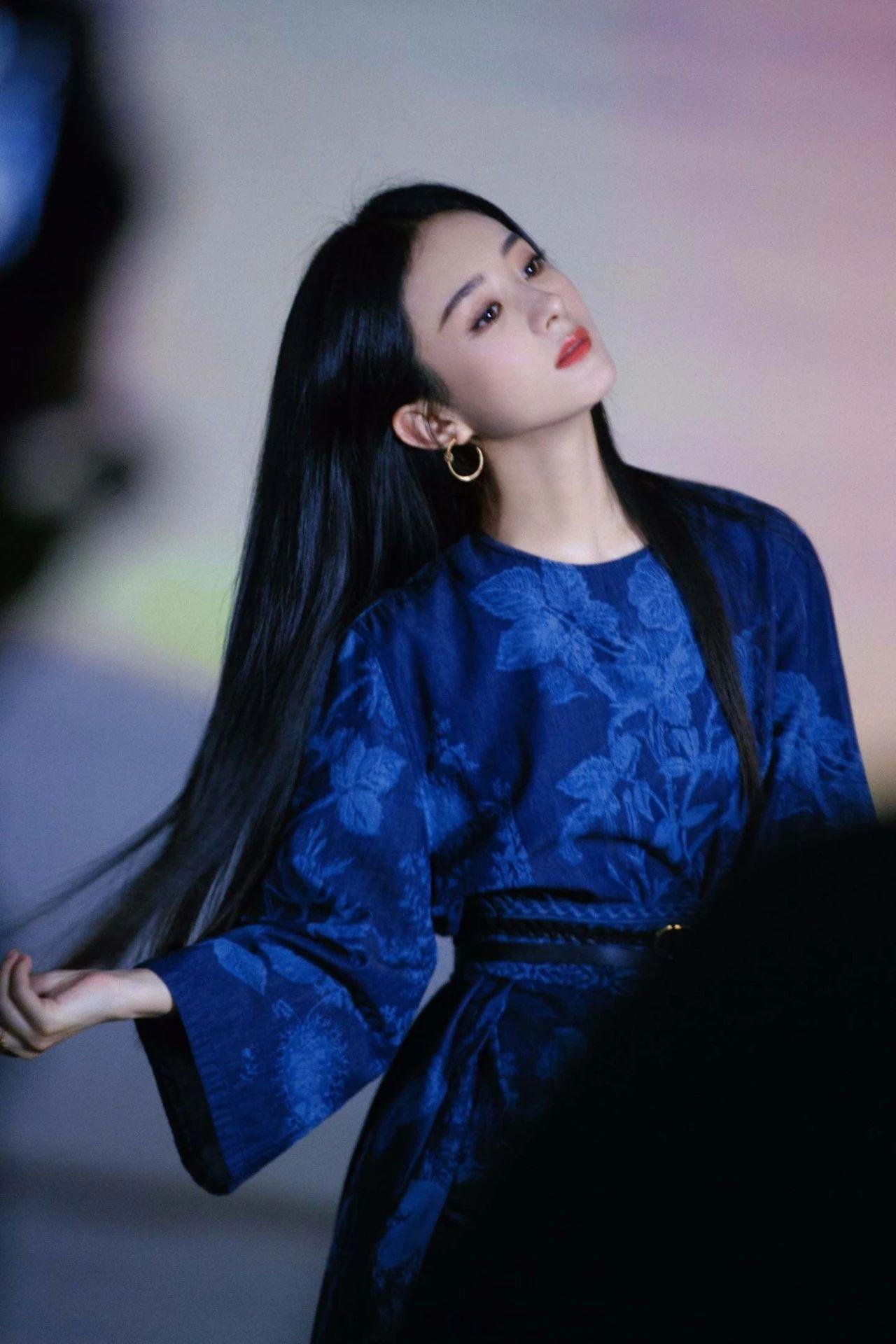 来自赵丽颖粉丝的表白卡:亲爱的丽颖姐姐,自从认识你,我觉得你是一个