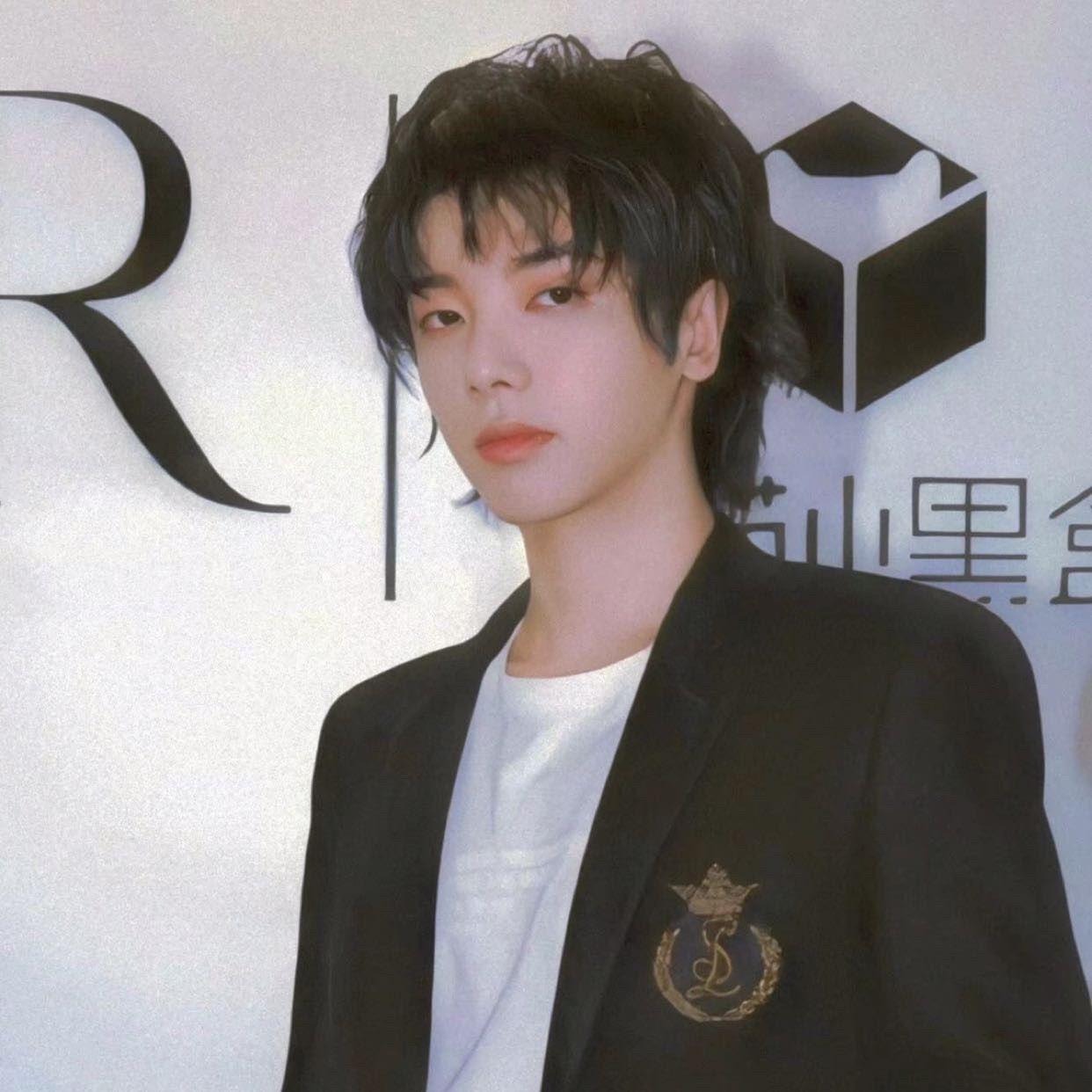 有没有华晨宇很帅的头像或者图片