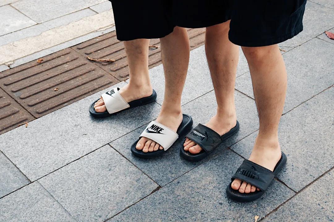 为什么海南人总爱穿着双拖鞋