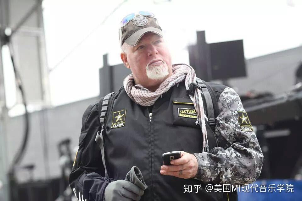 目前已注册的)美国退伍军人(所有分支机构)在任何表演中的加入mi课程