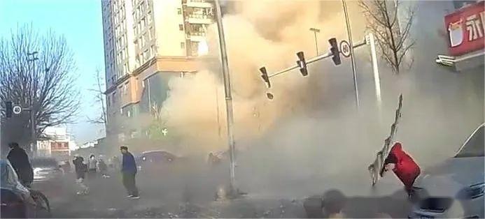 河北燕郊爆炸瞬间已致1人死亡22人受伤