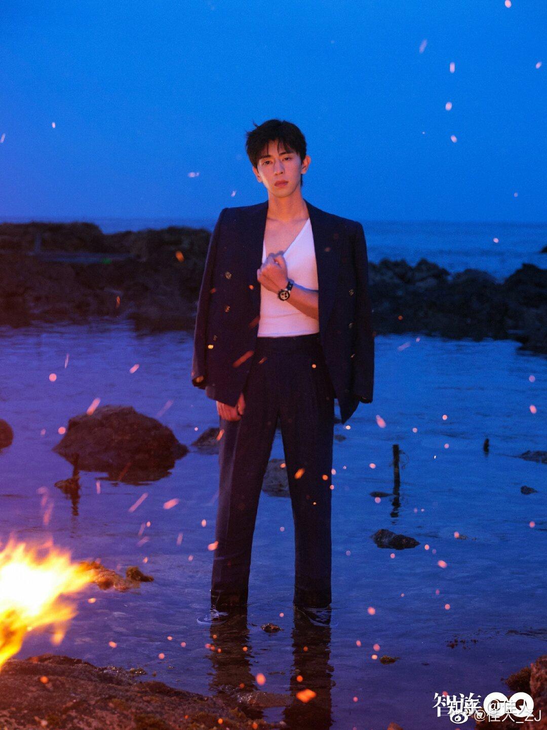 邓伦—《智族gq》五月刊的封面-那日出-那船_万般个暴击点