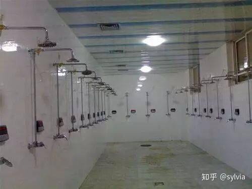 北方的大学是怎样解决洗澡问题是洗大澡堂还是有单间
