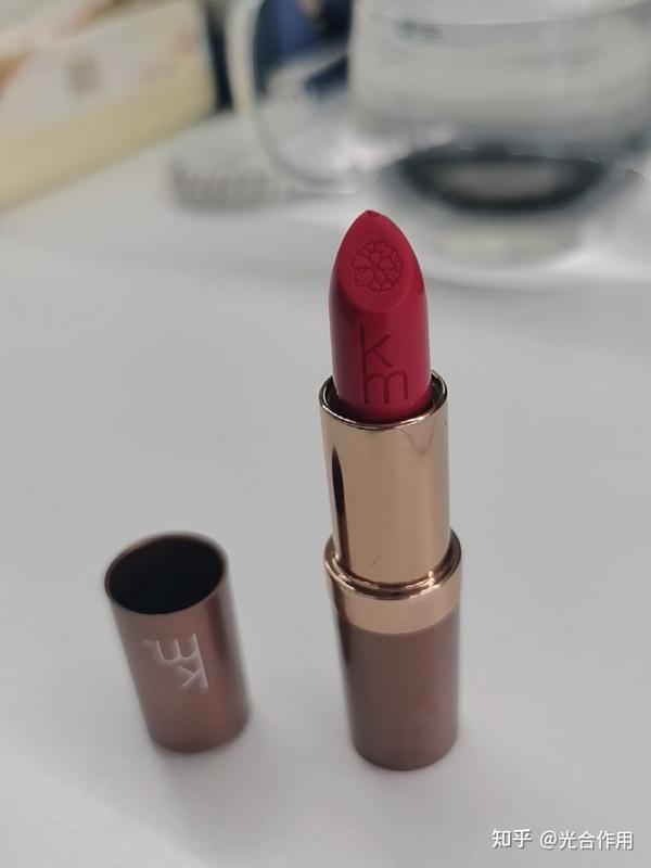 孕妇唇膏什么牌子好用(孕妇唇膏什么牌子好用又实惠)