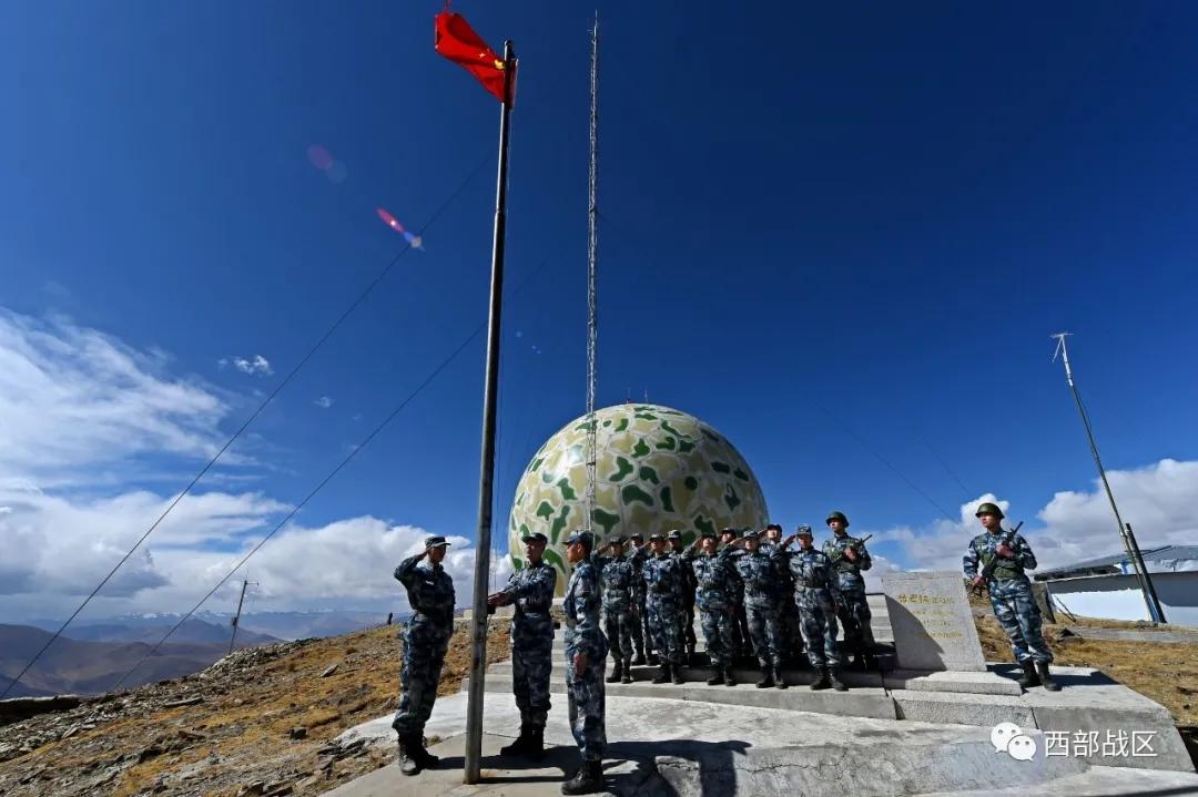 甘巴拉精神,是空军某旅甘巴拉雷达站一代代官兵在挑战生存极限,忠实