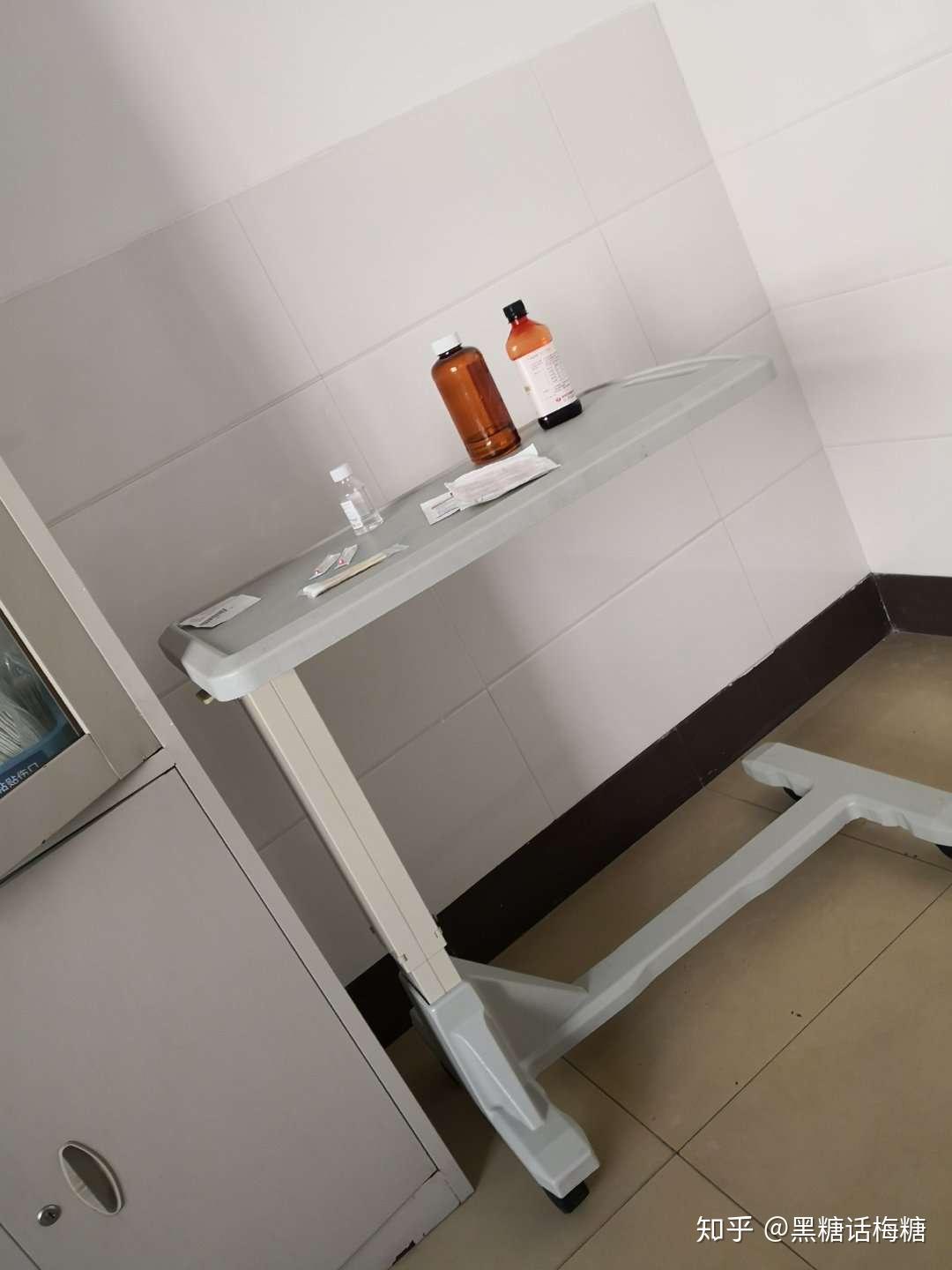 打耳洞去几百块的医院和十块钱的小店有什么区