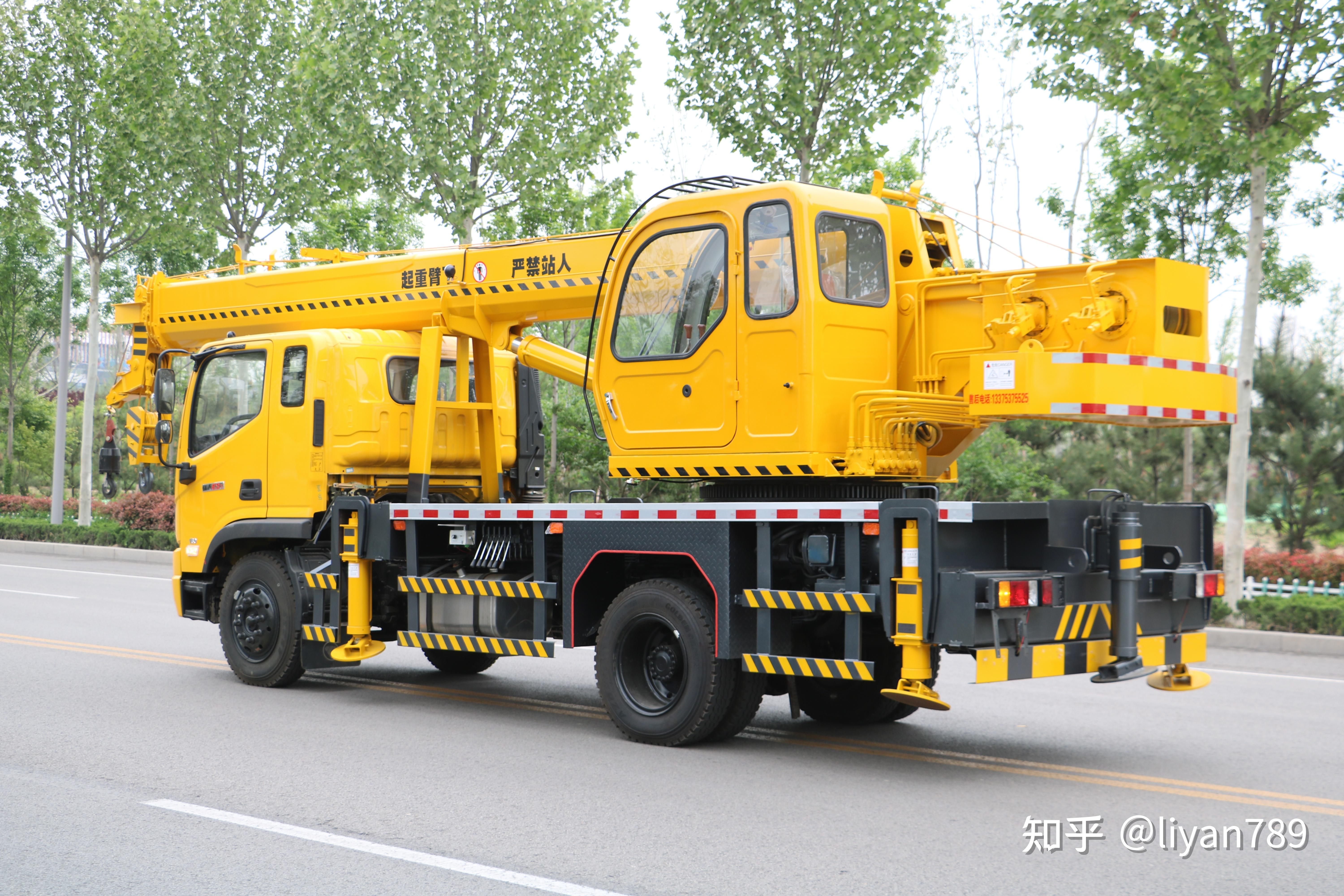 12吨吊车变形金刚吊车5吨蓝牌吊车