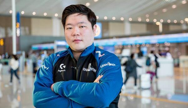 dwg金晶洙教练采访相比全胜晋级输一局再往上打也不差