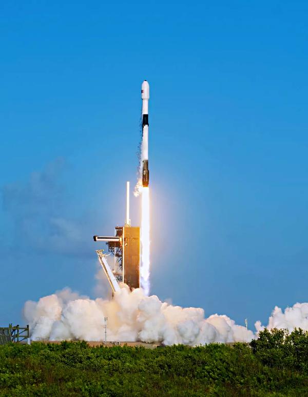 1, 这是第一枚七手回收火箭啦