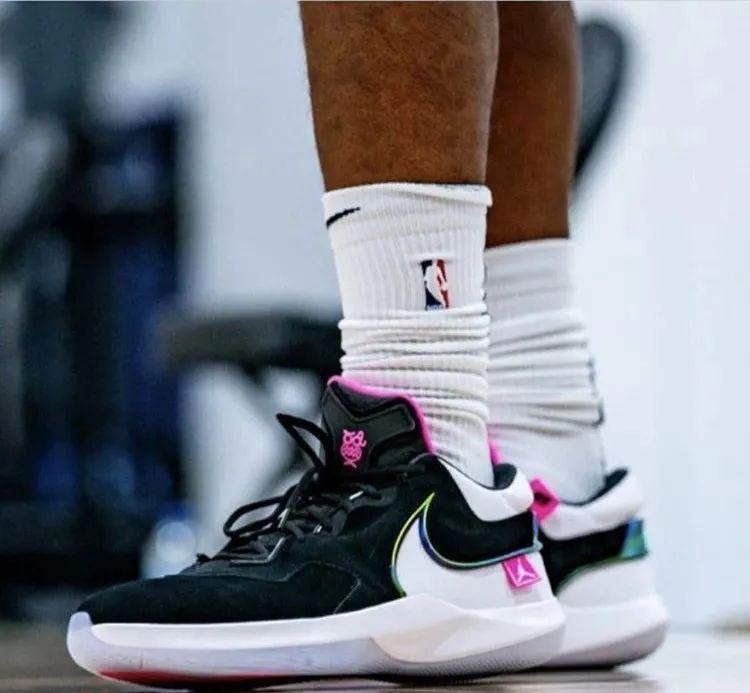 能力下滑签名鞋取消保罗13代正式现身致敬nba最后的老炮儿