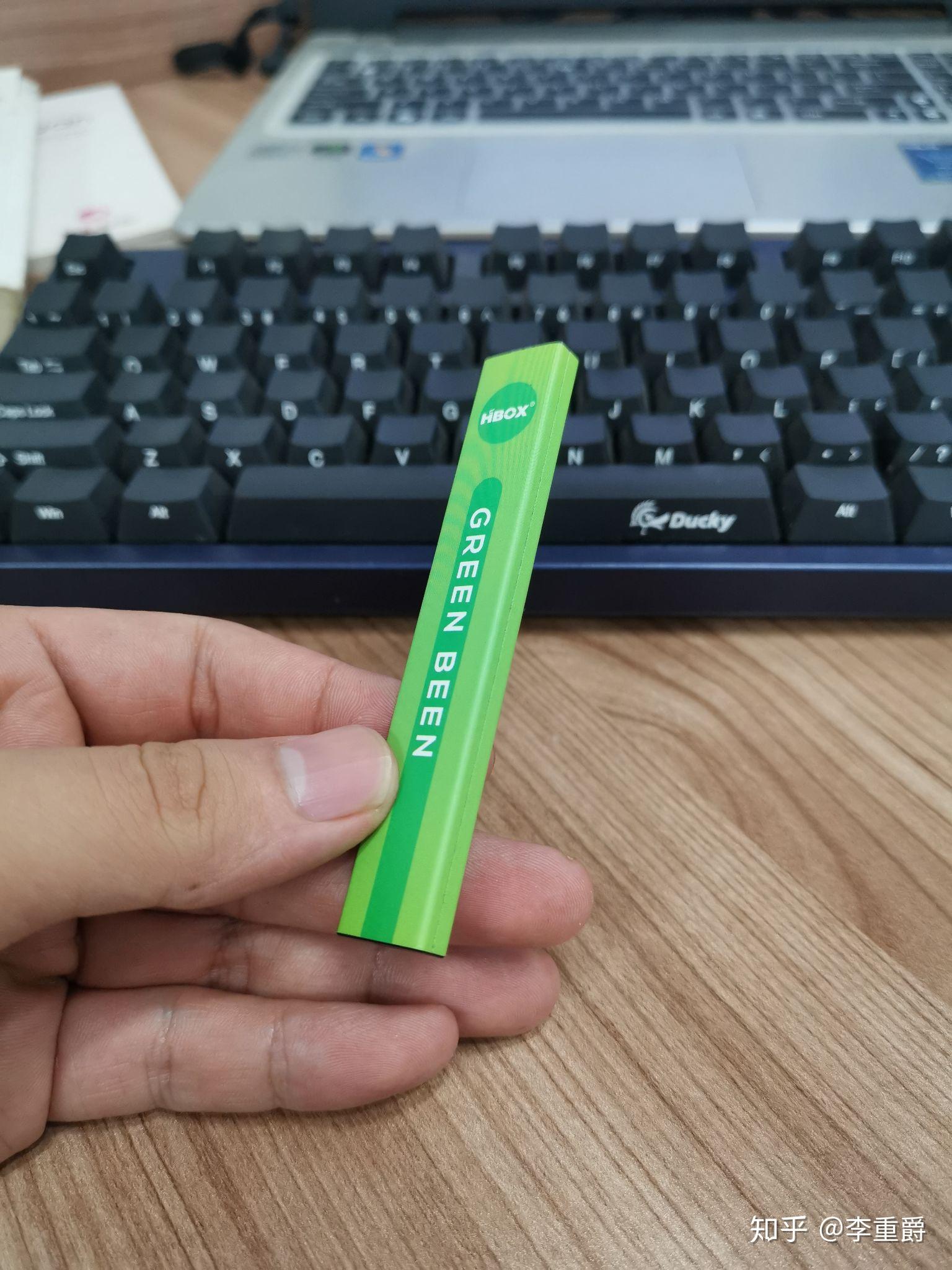 三款一次性电子烟横评