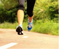 怎么才能让自己跑步越来越快 v2-cf19942052183a789ae87954fe583acd_b.png