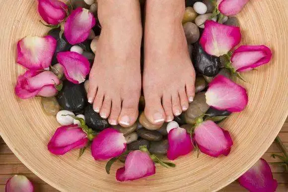 人老脚先衰糖友冬季请爱护好你的足