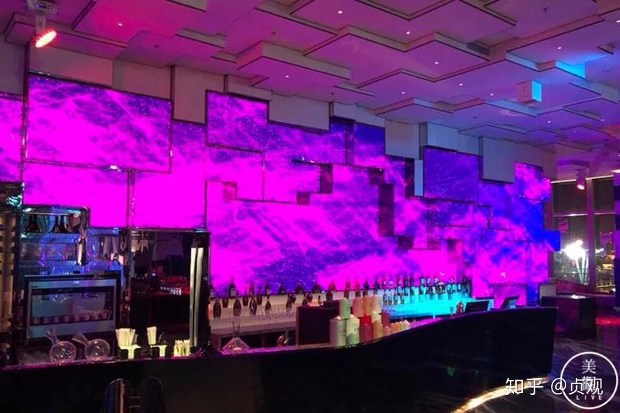 酒店,如果服务人员的气质还是陕西人的生冷蹭倔,终究会沦落为土味ktv