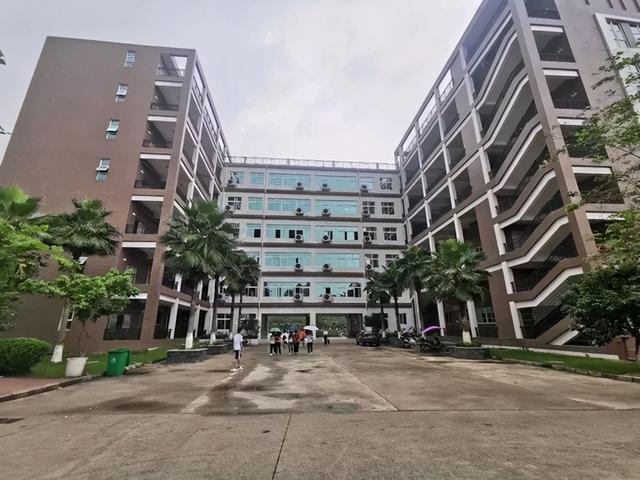 免费公立职业学校要多少分 v2-cf6e7083484a67d699c174ca1a1cf891_r.jpg