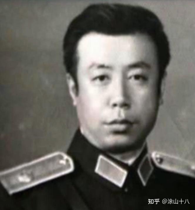 《白毛女》时,出演黄世仁的演员因生病无法上台,刘江自告奋勇演了这个