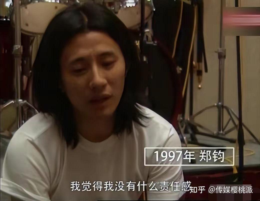 在成为"温柔老父亲"之前,年少成名的郑钧早已认领了"坏孩子"的号码牌.