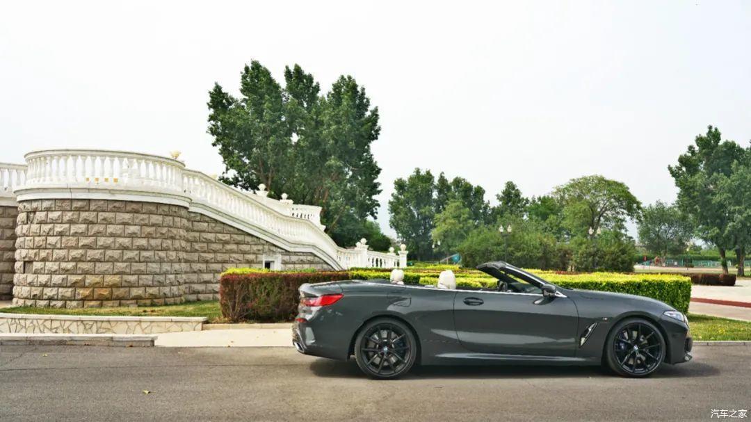 一辆车两种人生体验试驾宝马8系敞篷版