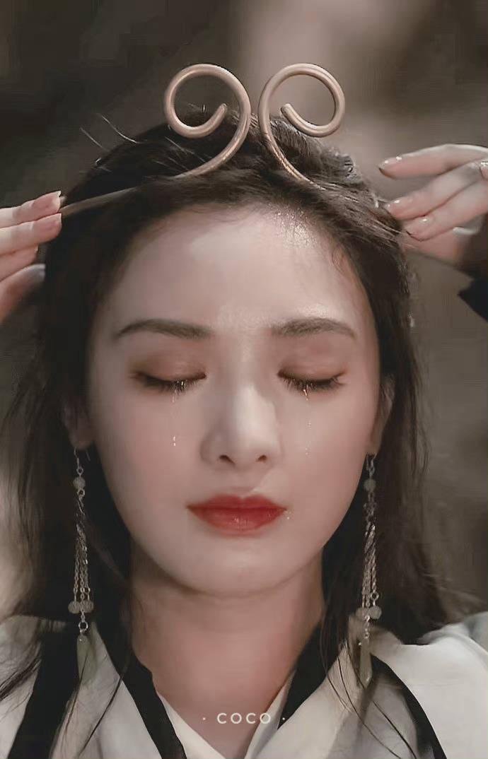 彭小苒深情演绎紫霞仙子眼神有戏惊鸿一瞥