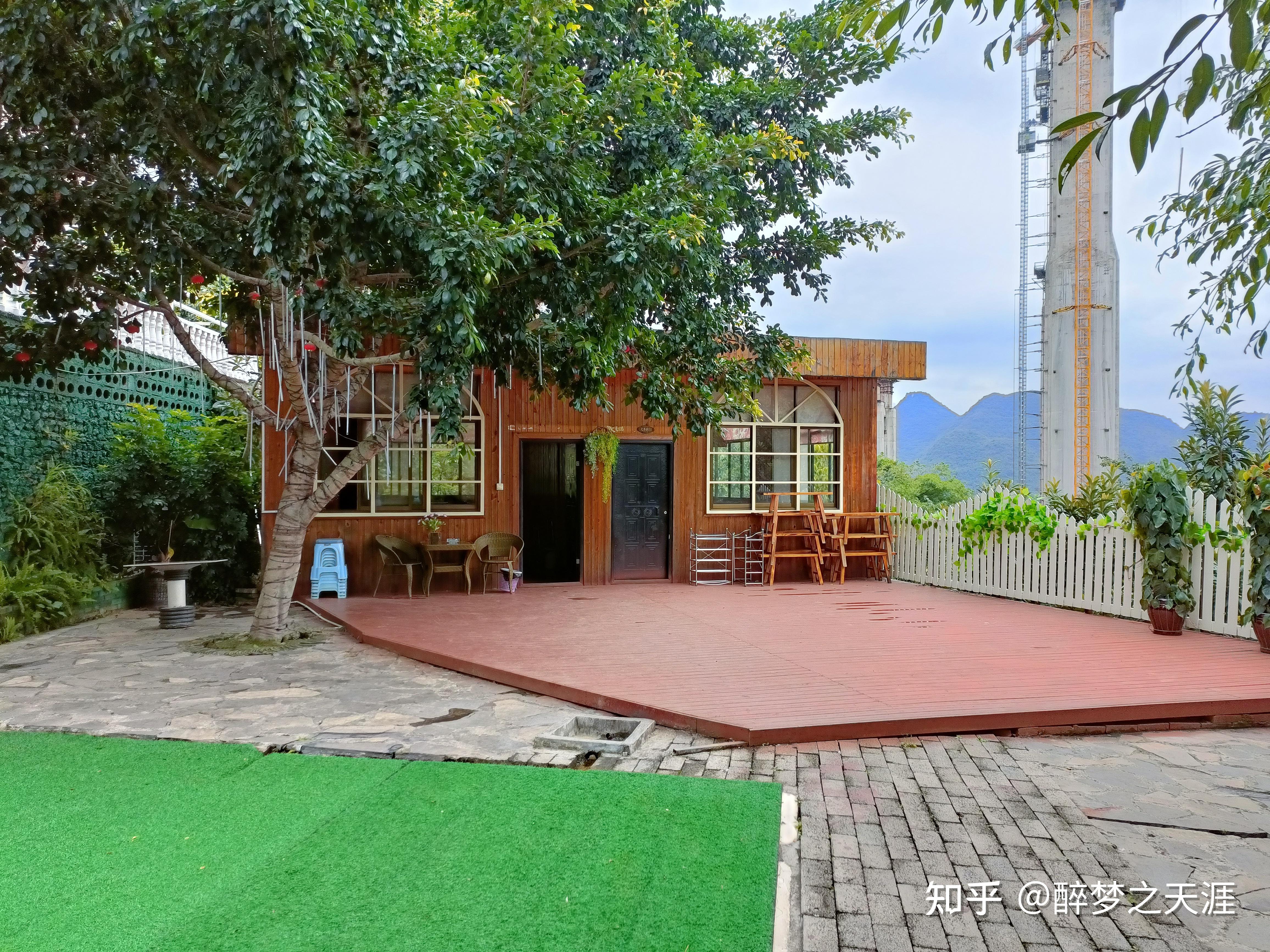 的某一天,几个朋友在聊天,聊吃的,玩的,我突然听到了"卓梵农庄"几个字