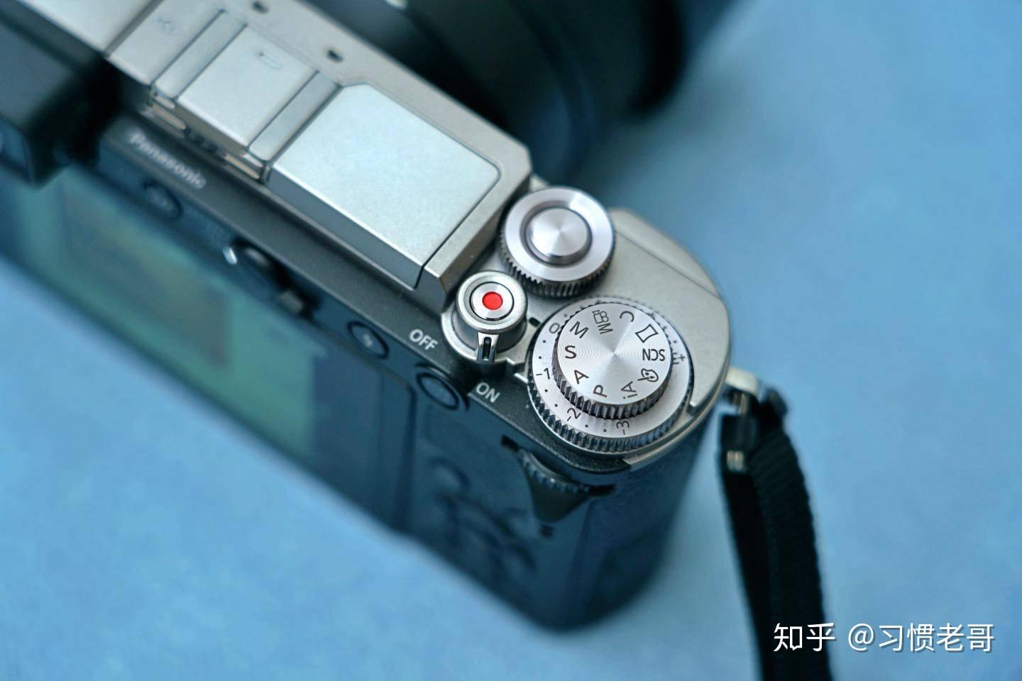 Panasonic收購鏡頭