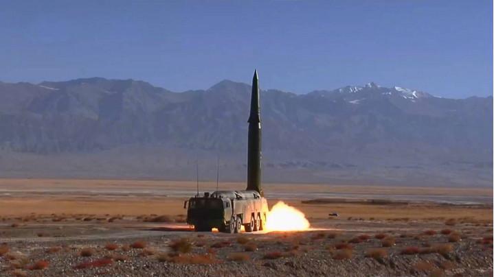 东风16搭载这一超级武器成功发射杀伤力画面振奋国人