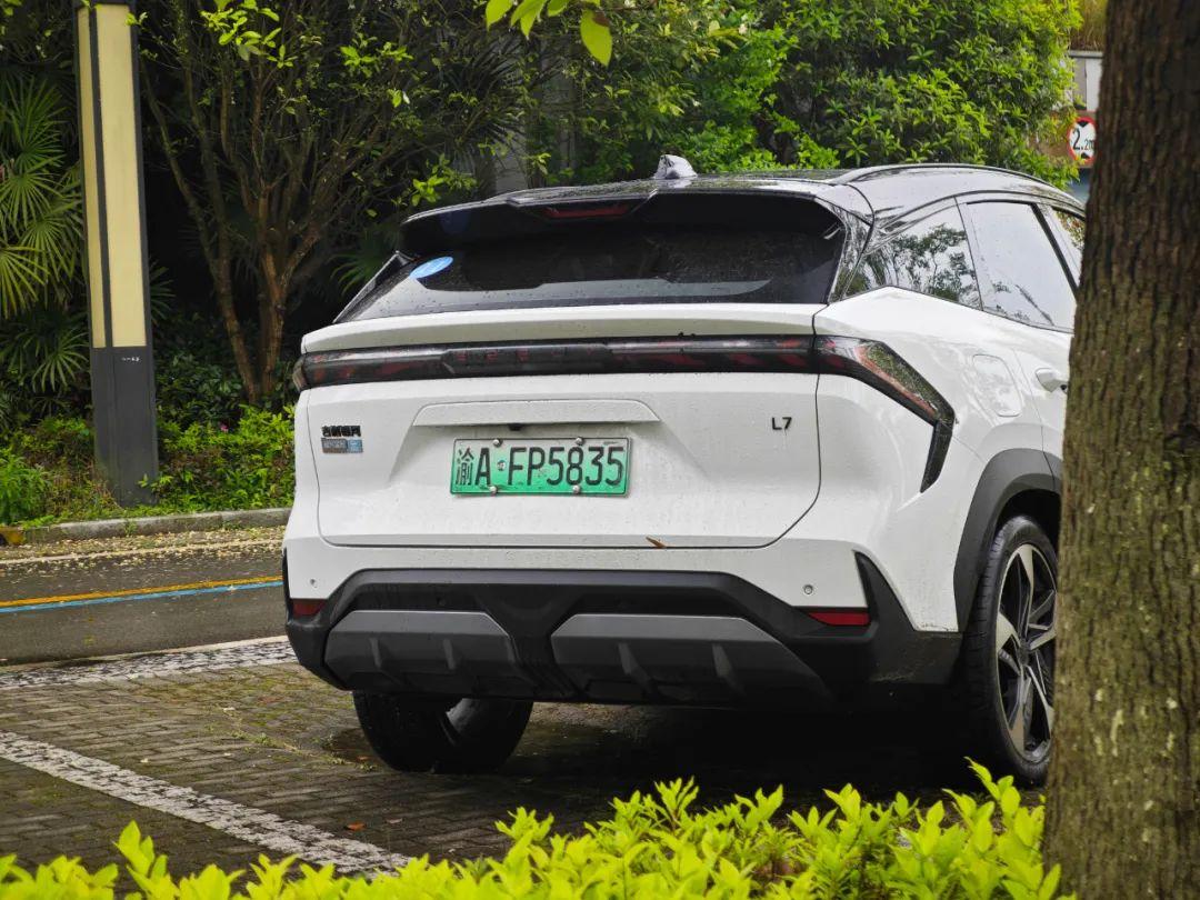 试驾吉利银河l7底盘质感已超越大众mqb产品了