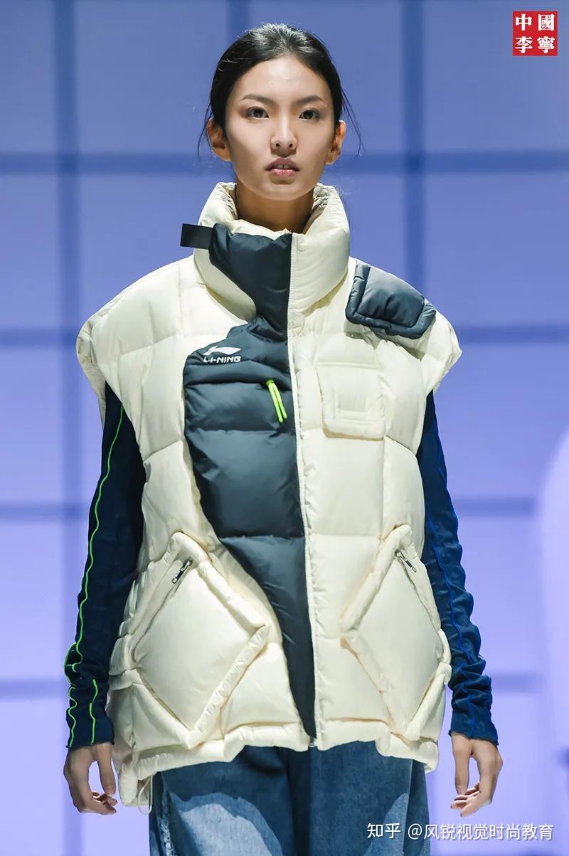 (中国李宁2021秋冬系列发布会)
